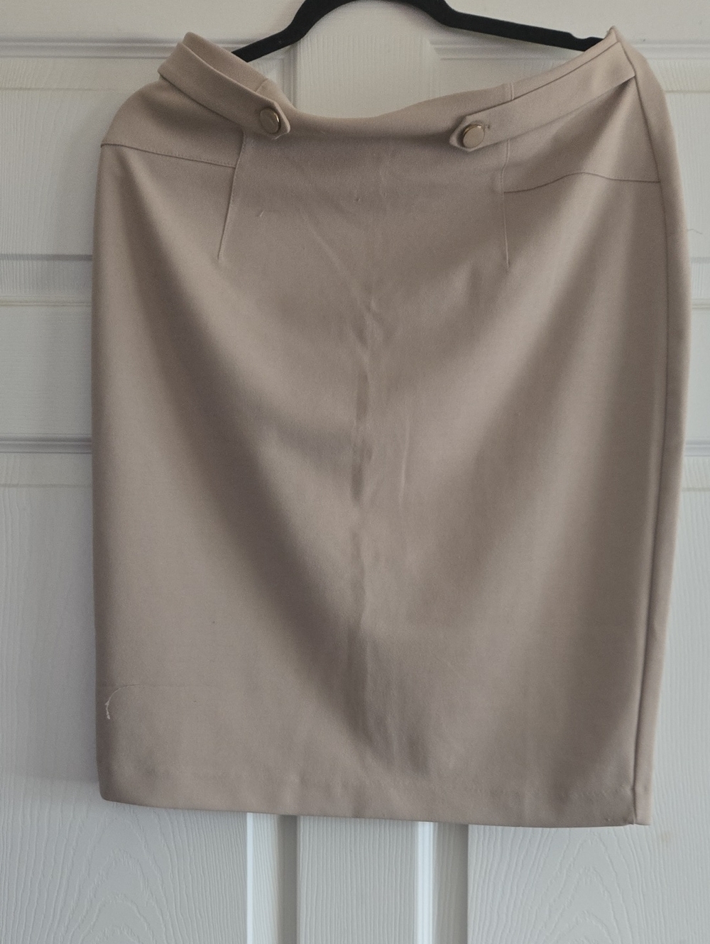 Tailored Cream Pencil Skirt with Buttoned Waist